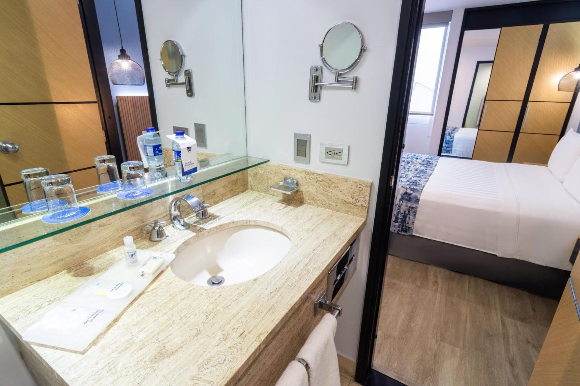 Ghl Hotel Abadia Plaza เปเรย์รา ภายนอก รูปภาพ